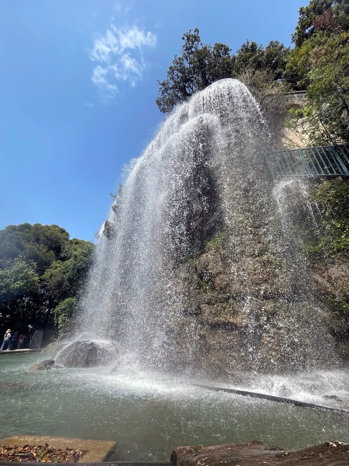 Nice beach summer waterfall hike, 2023