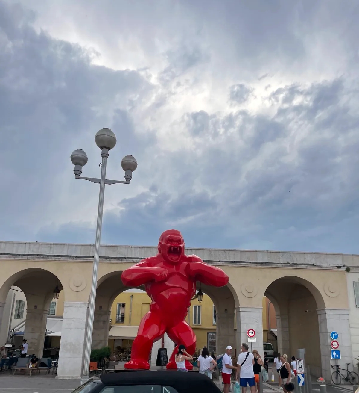 Nice summer orlinski sculpture ape, 2023